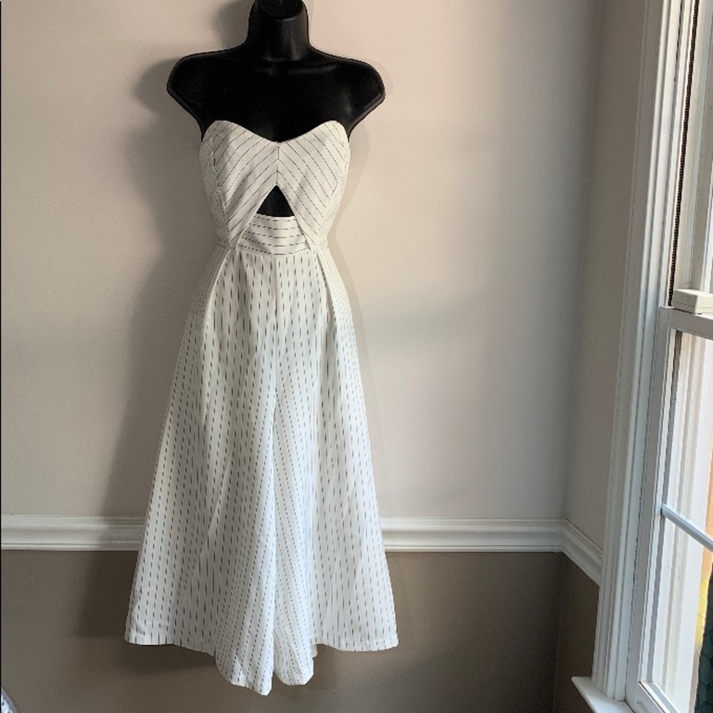 Dress - Picture 5 of 5